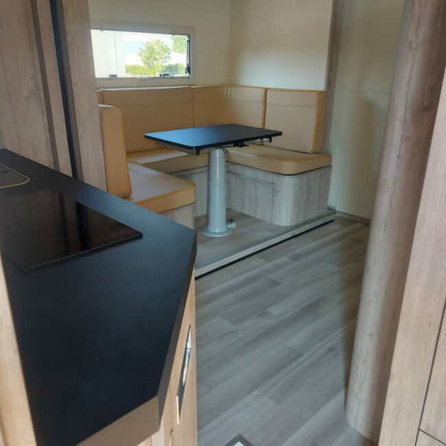 isothermic van racing interni 2